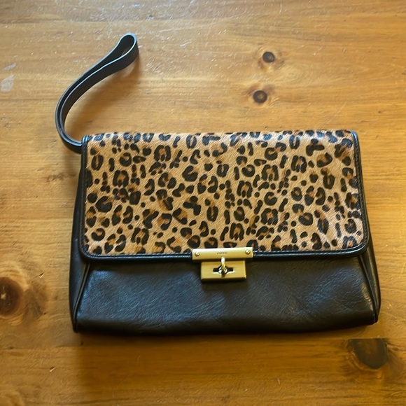 Fossil Leather Cowhide Leopard Print Clutch Wristlet Bag Turn Lock Organizer - Picture 1 of 8